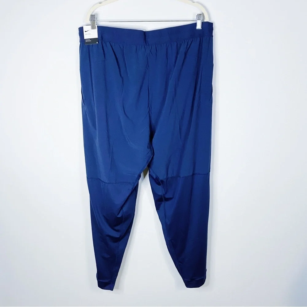 Nike - Navy Pants